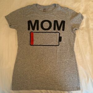 Brand New Funny Graphic MOM Low Battery T-Shirt